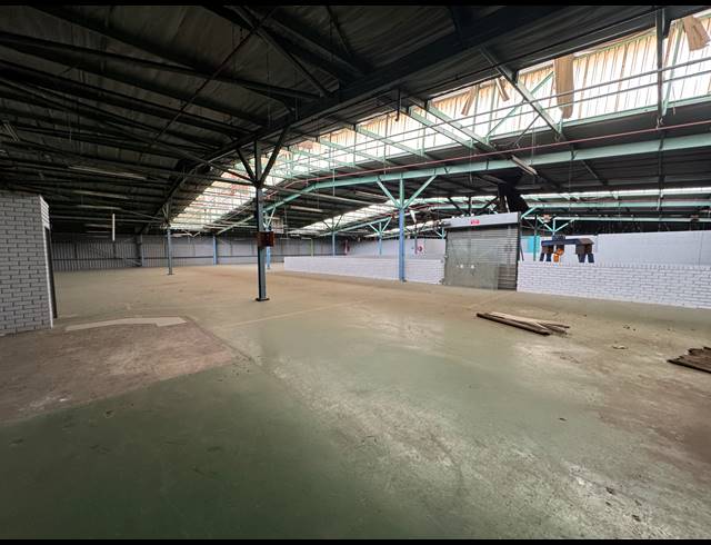 3,562M² WAREHOUSE TO LET IN INDUSTRIA WEST